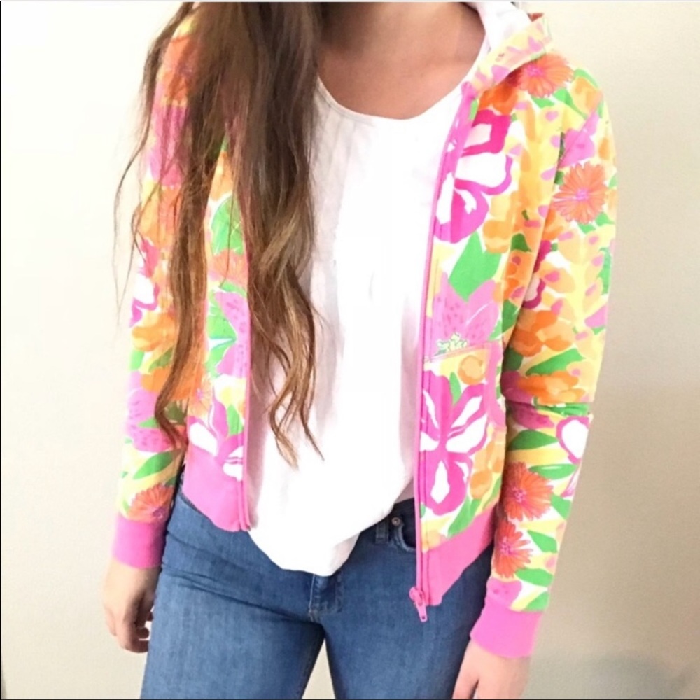 Lilly Pulitzer Sweatshirt💕 - Picture 2 of 5